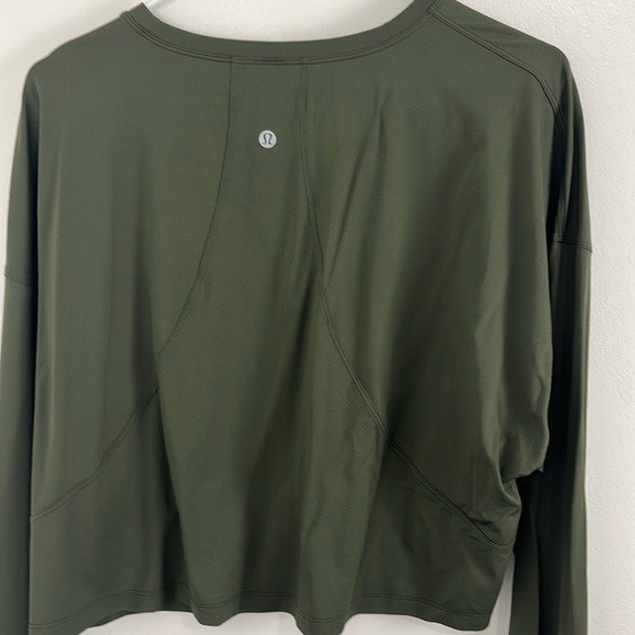 Lululemon Army Green Crop Top - Picture 6 of 7